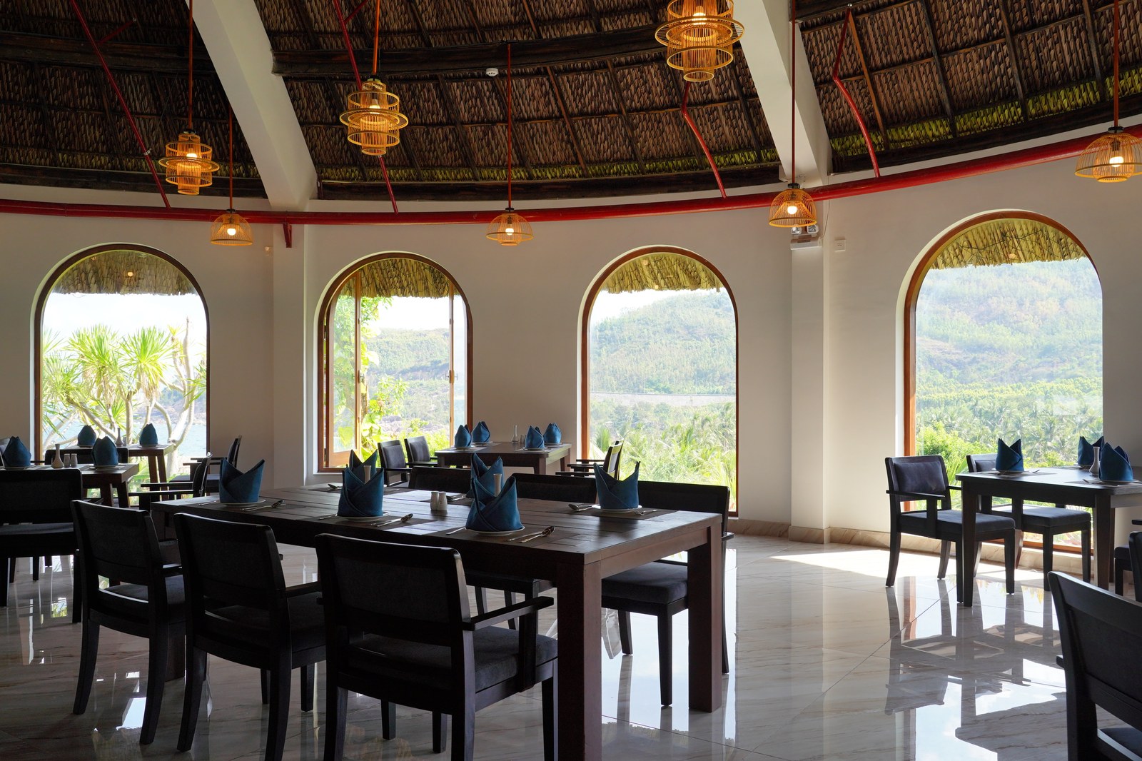 Ẩm thực Dine & Drink ven biển Bãi Rạng