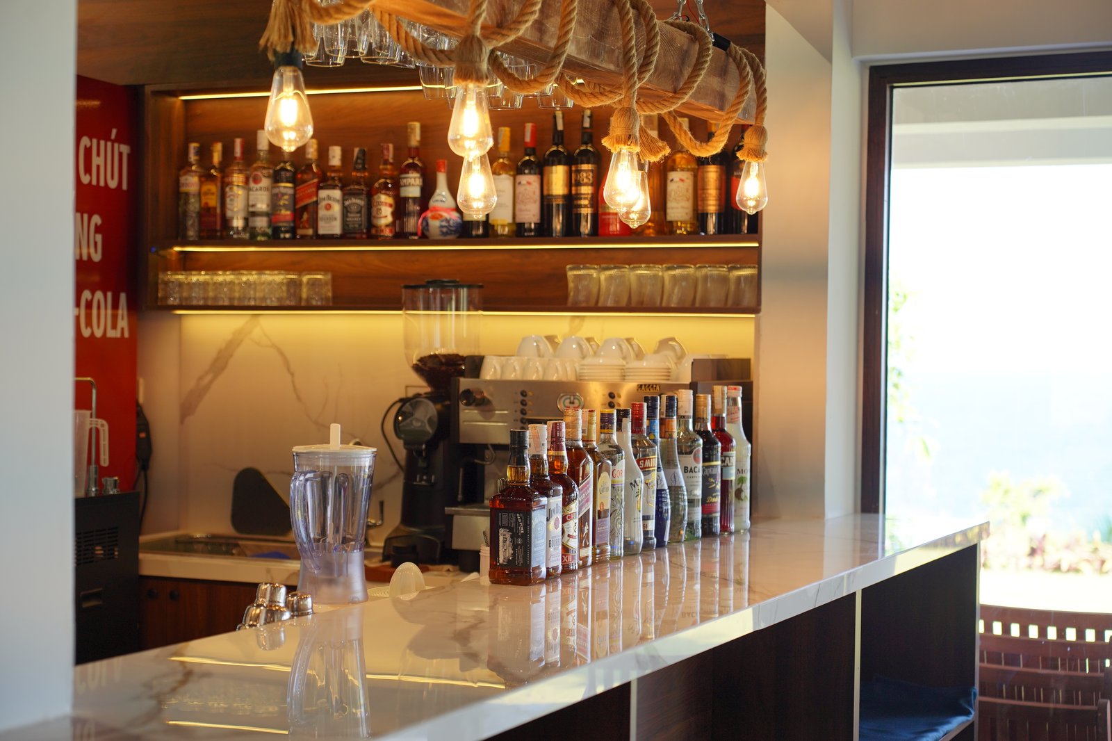 Ocean Lounge & Bar